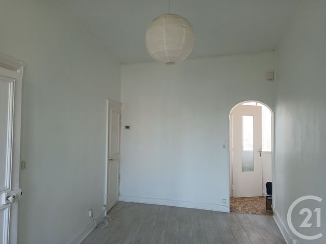 Afficher la photo en grand Appartement F2 à vendre - 2 pièces - 35.07 m2 - ENGHIEN LES BAINS - 95 - ILE-DE-FRANCE - Century 21 Osmose