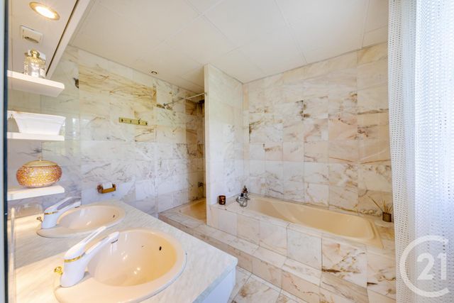 maison à vendre - 8 pièces - 263.5 m2 - VALLANGOUJARD - 95 - ILE-DE-FRANCE - Century 21 Osmose