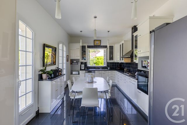 maison à vendre - 8 pièces - 263.5 m2 - VALLANGOUJARD - 95 - ILE-DE-FRANCE - Century 21 Osmose